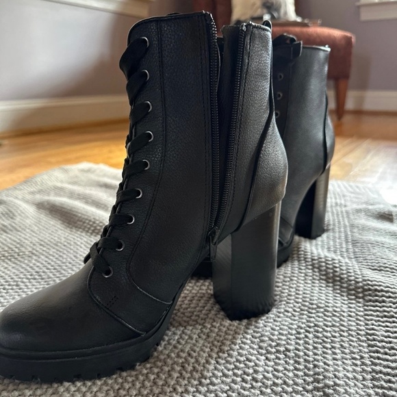Women’s Steve Madden leather Boots - Picture 3 of 6
